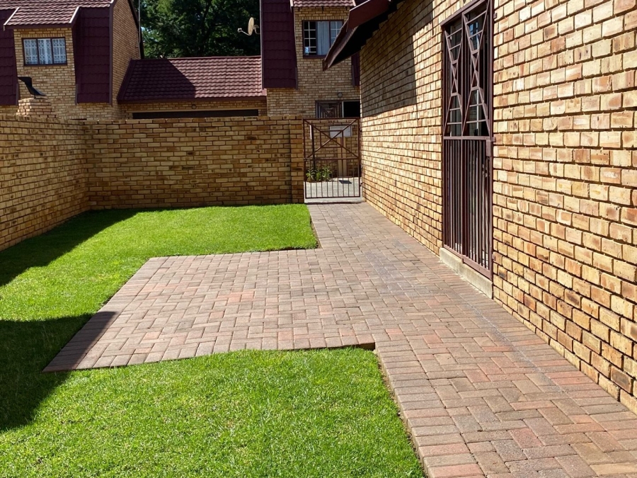 5 Bedroom Property for Sale in Willowbrook Gauteng