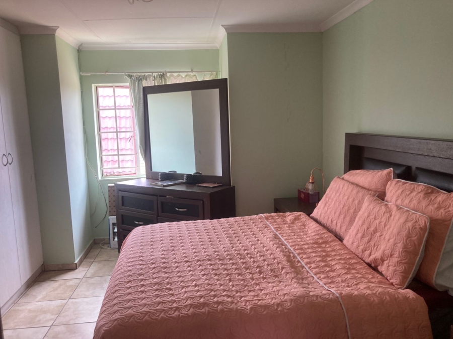 5 Bedroom Property for Sale in Willowbrook Gauteng