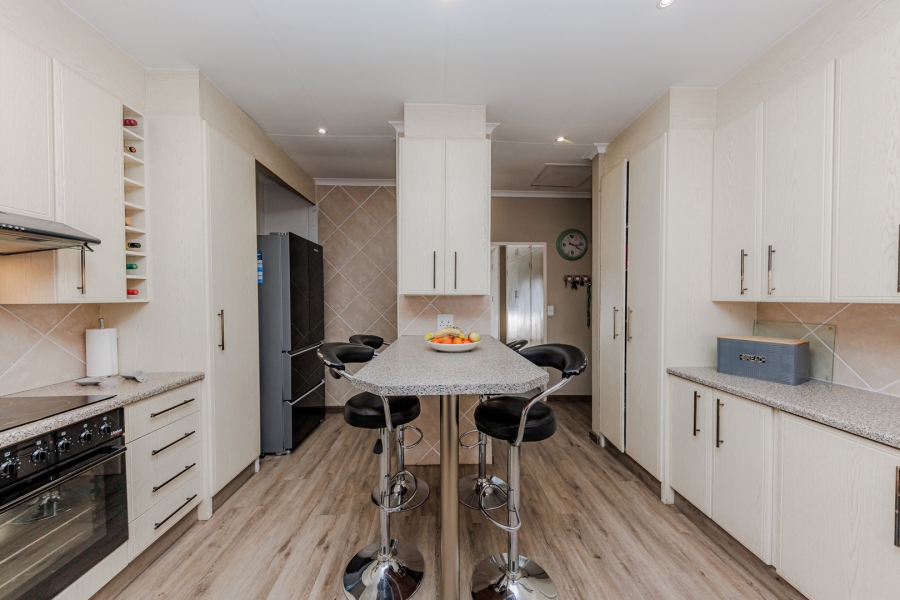 3 Bedroom Property for Sale in Whiteridge Gauteng