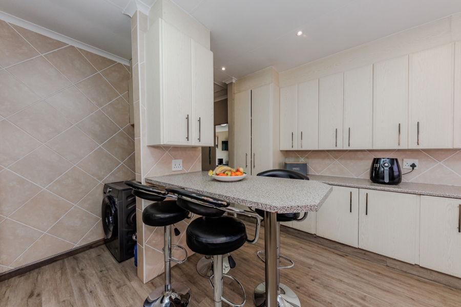 3 Bedroom Property for Sale in Whiteridge Gauteng