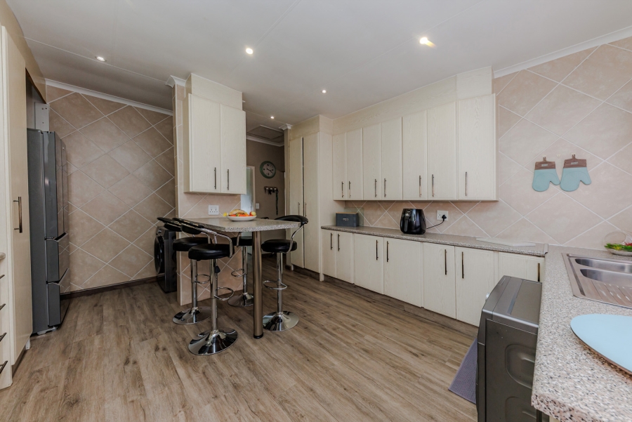 3 Bedroom Property for Sale in Whiteridge Gauteng