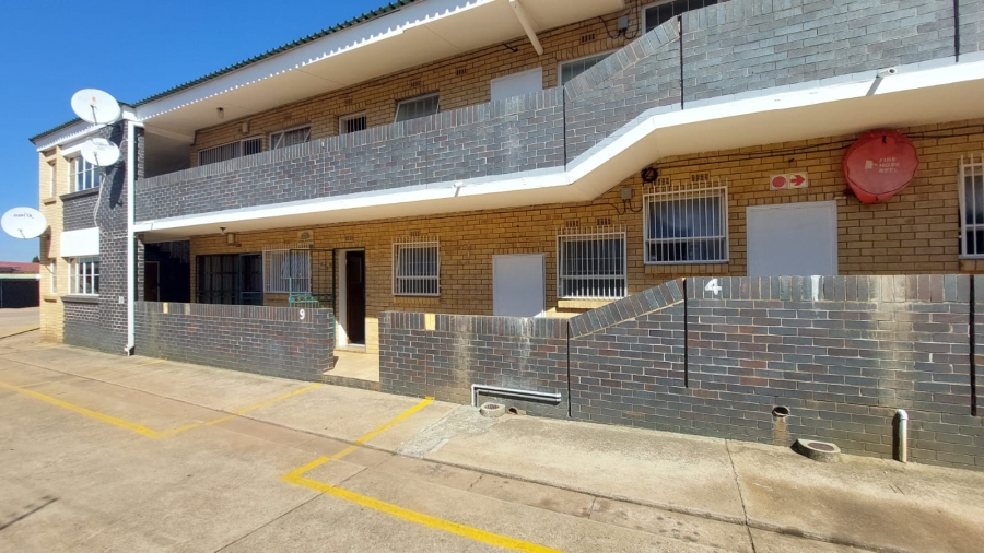 2 Bedroom Property for Sale in Greenhills Gauteng