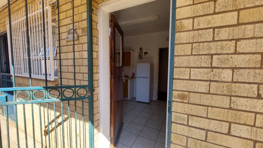2 Bedroom Property for Sale in Greenhills Gauteng