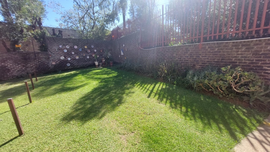 2 Bedroom Property for Sale in Greenhills Gauteng
