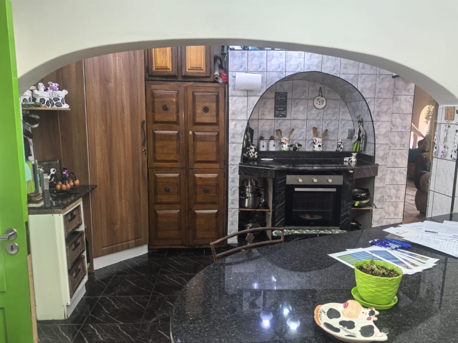 4 Bedroom Property for Sale in Roodepoort North Gauteng