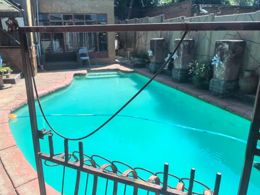 4 Bedroom Property for Sale in Roodepoort North Gauteng