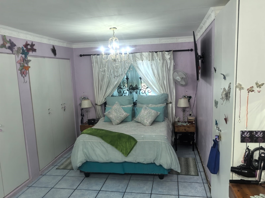 4 Bedroom Property for Sale in Roodepoort North Gauteng