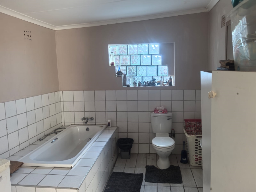 4 Bedroom Property for Sale in Roodepoort North Gauteng