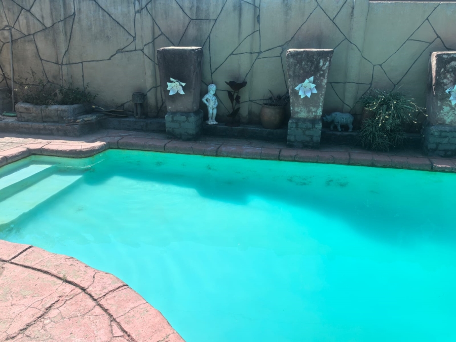 4 Bedroom Property for Sale in Roodepoort North Gauteng