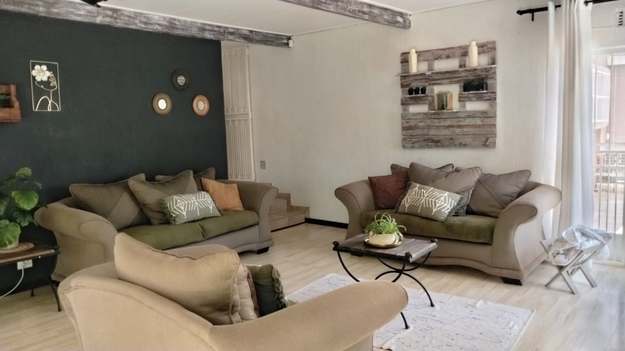 4 Bedroom Property for Sale in Noordheuwel Gauteng