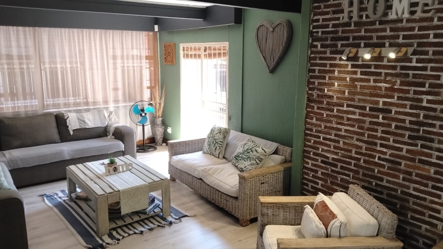 4 Bedroom Property for Sale in Noordheuwel Gauteng