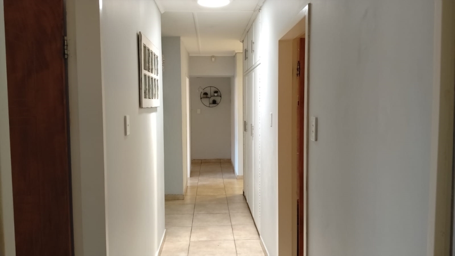 4 Bedroom Property for Sale in Noordheuwel Gauteng