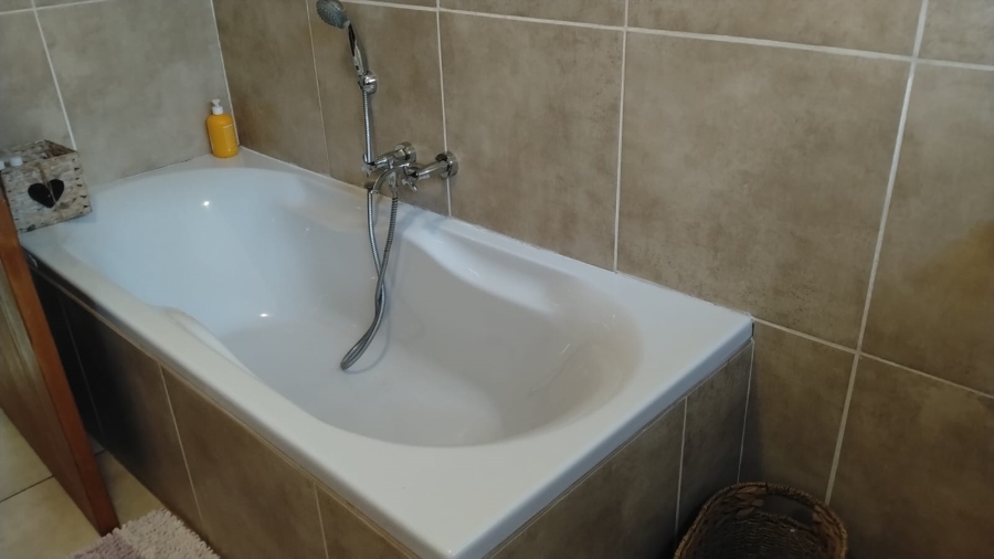 4 Bedroom Property for Sale in Noordheuwel Gauteng