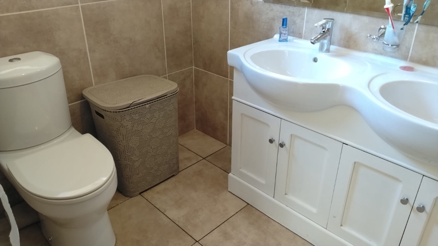 4 Bedroom Property for Sale in Noordheuwel Gauteng