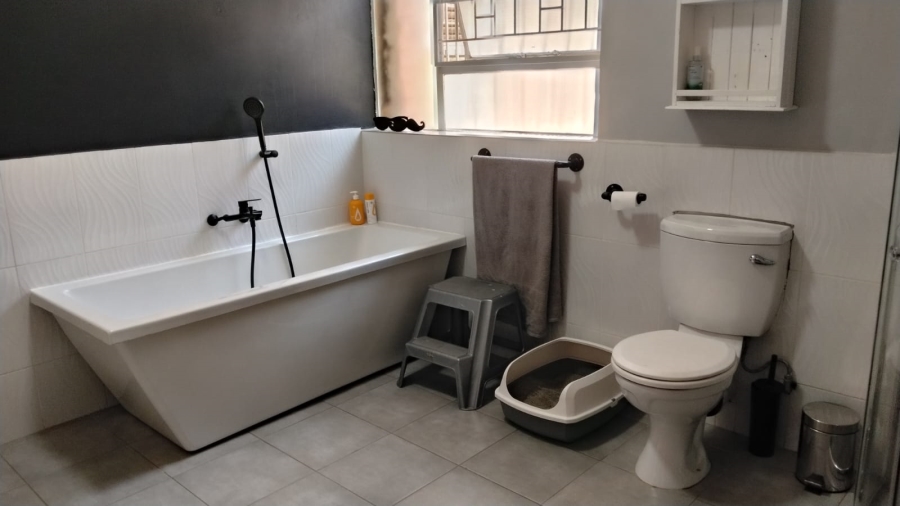 4 Bedroom Property for Sale in Noordheuwel Gauteng