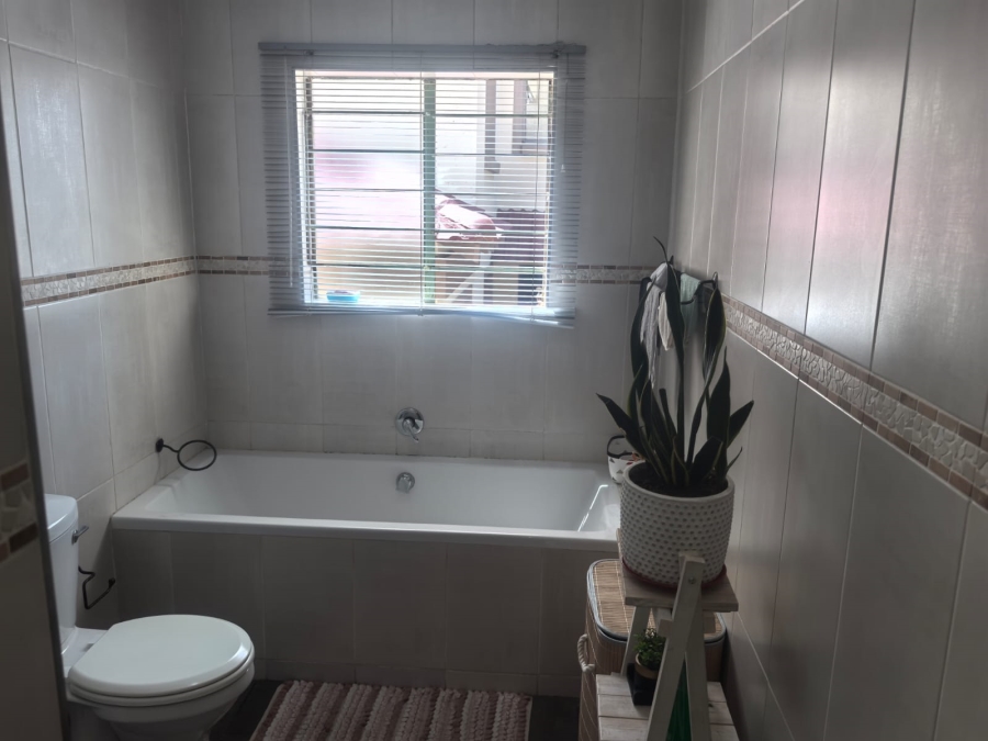 3 Bedroom Property for Sale in Weltevreden Park Gauteng