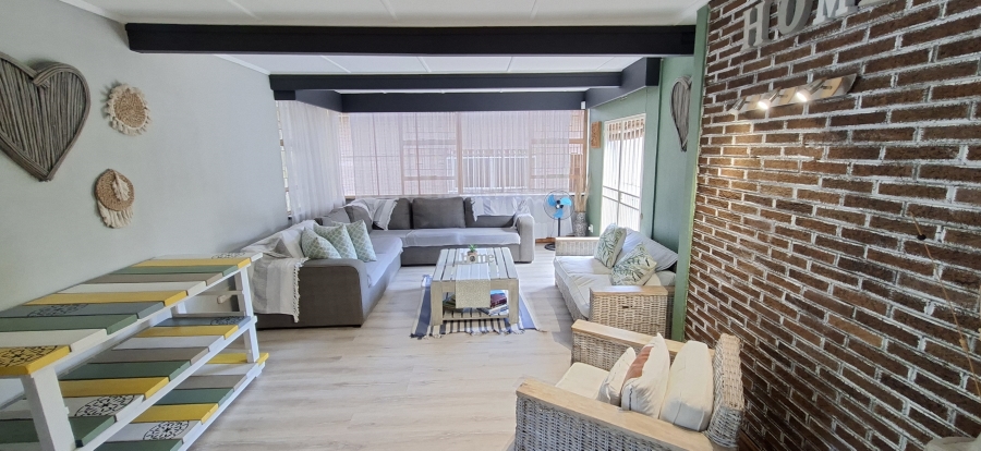 4 Bedroom Property for Sale in Noordheuwel Gauteng