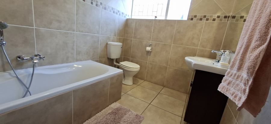4 Bedroom Property for Sale in Noordheuwel Gauteng