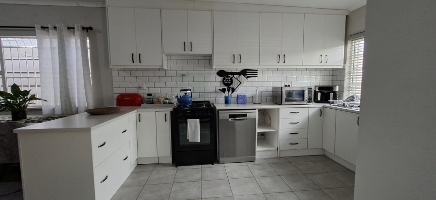 4 Bedroom Property for Sale in Noordheuwel Gauteng