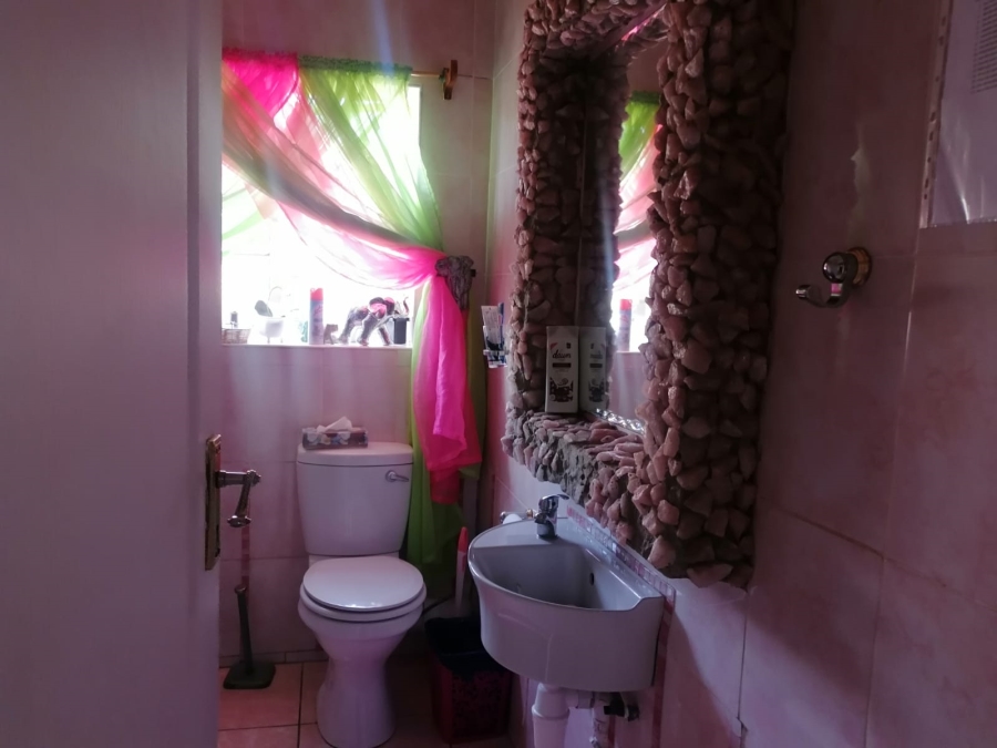 4 Bedroom Property for Sale in Roodepoort North Gauteng