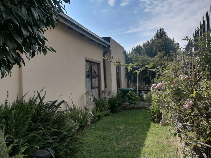 4 Bedroom Property for Sale in Roodepoort North Gauteng