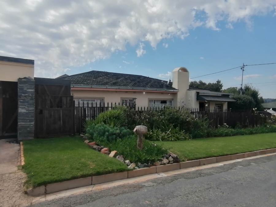 4 Bedroom Property for Sale in Roodepoort North Gauteng