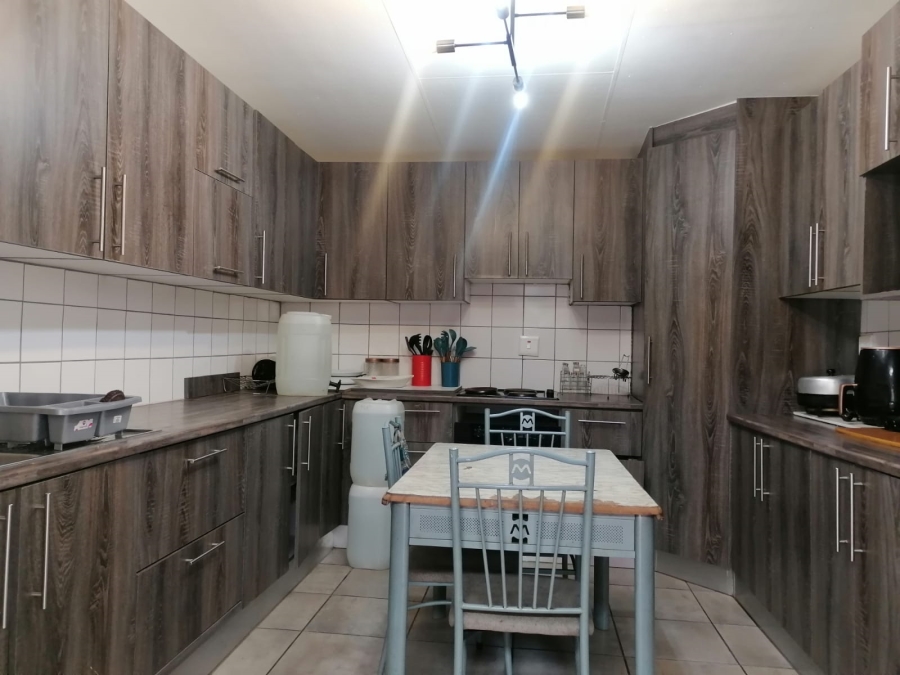 4 Bedroom Property for Sale in Roodepoort North Gauteng