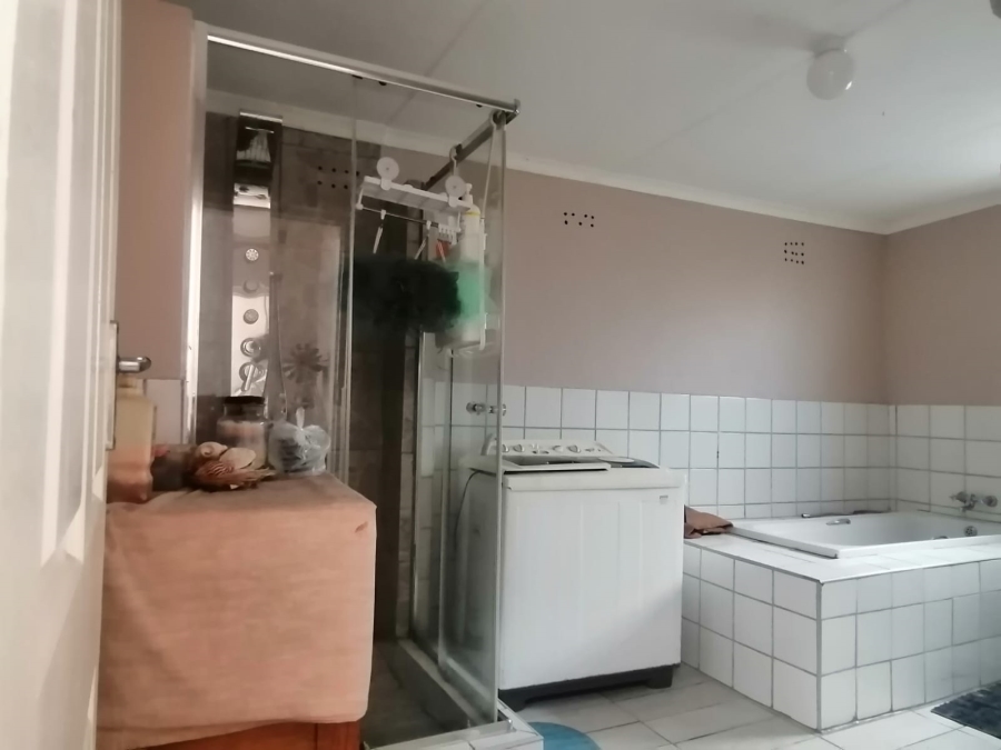 4 Bedroom Property for Sale in Roodepoort North Gauteng