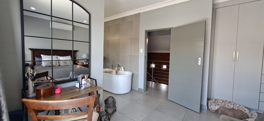 3 Bedroom Property for Sale in Willowbrook Gauteng