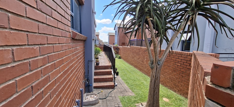 3 Bedroom Property for Sale in Willowbrook Gauteng