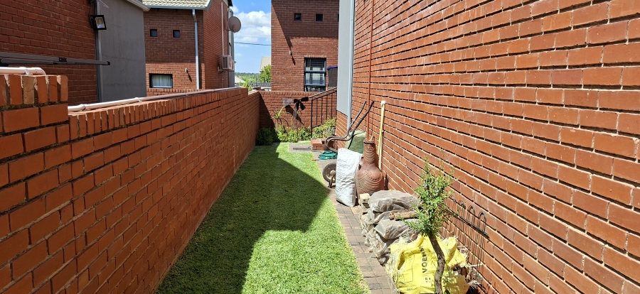 3 Bedroom Property for Sale in Willowbrook Gauteng