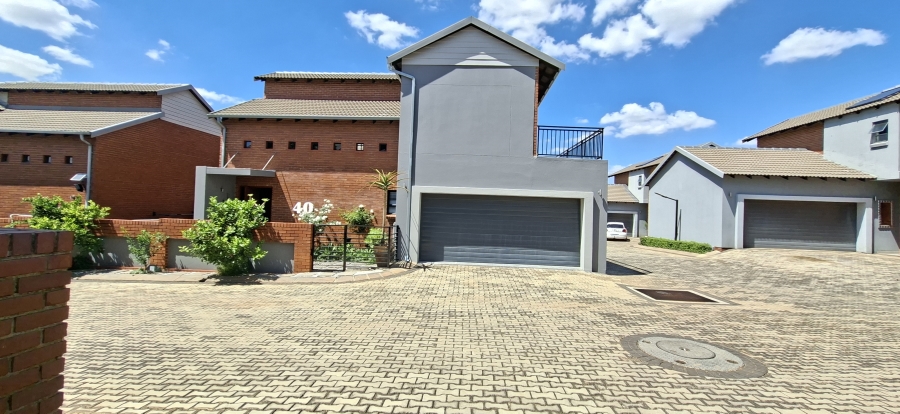 3 Bedroom Property for Sale in Willowbrook Gauteng
