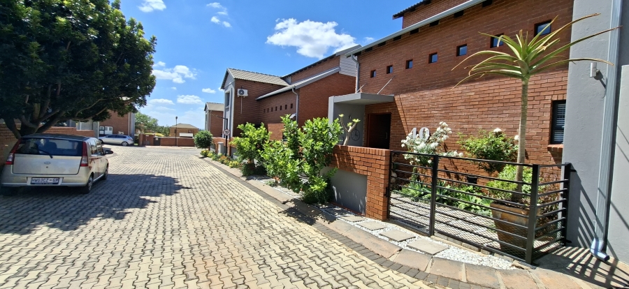 3 Bedroom Property for Sale in Willowbrook Gauteng