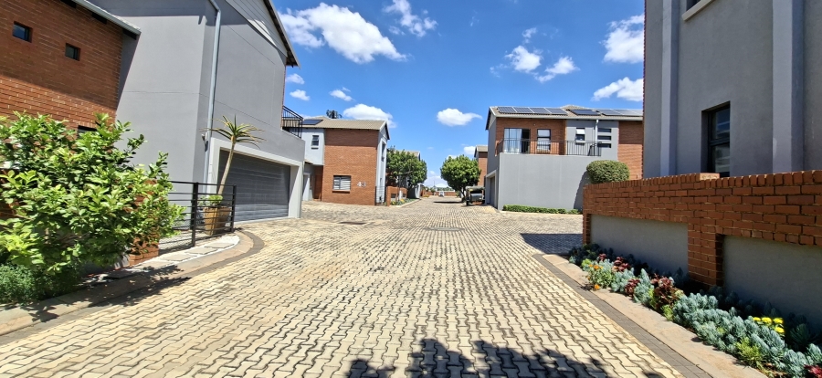 3 Bedroom Property for Sale in Willowbrook Gauteng