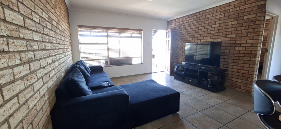 2 Bedroom Property for Sale in Rant En Dal Gauteng