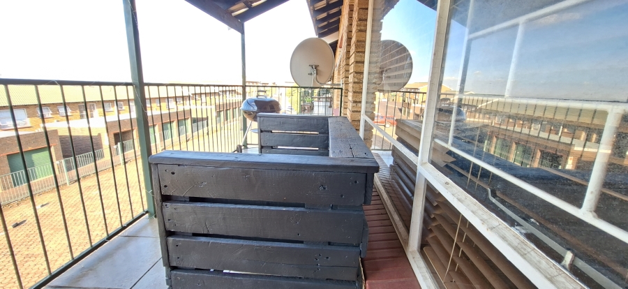 2 Bedroom Property for Sale in Rant En Dal Gauteng