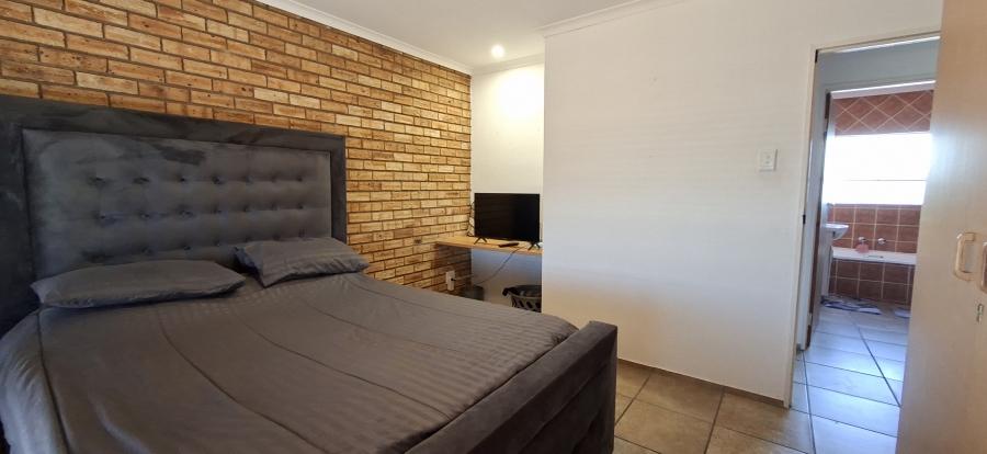 2 Bedroom Property for Sale in Rant En Dal Gauteng