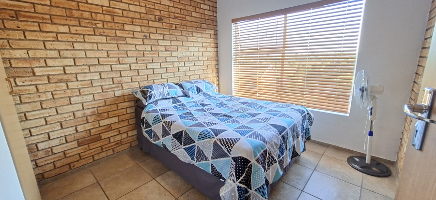 2 Bedroom Property for Sale in Rant En Dal Gauteng