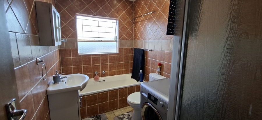 2 Bedroom Property for Sale in Rant En Dal Gauteng