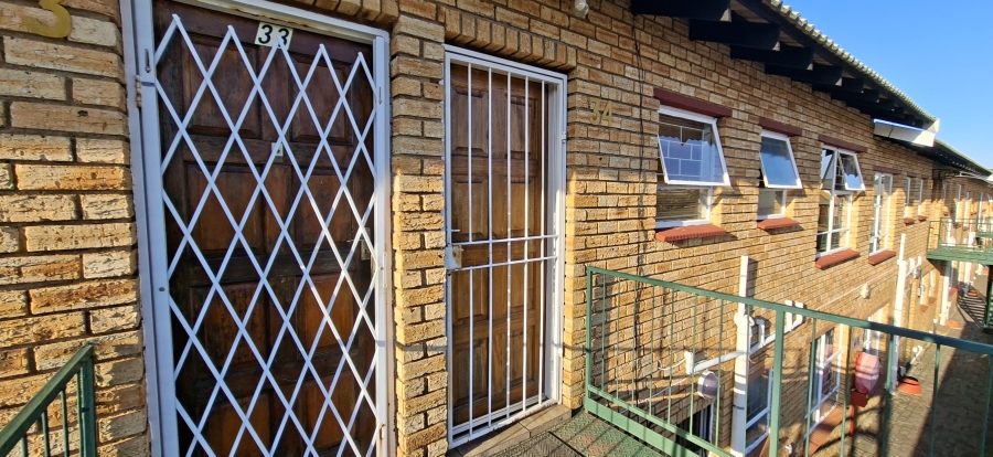 2 Bedroom Property for Sale in Rant En Dal Gauteng