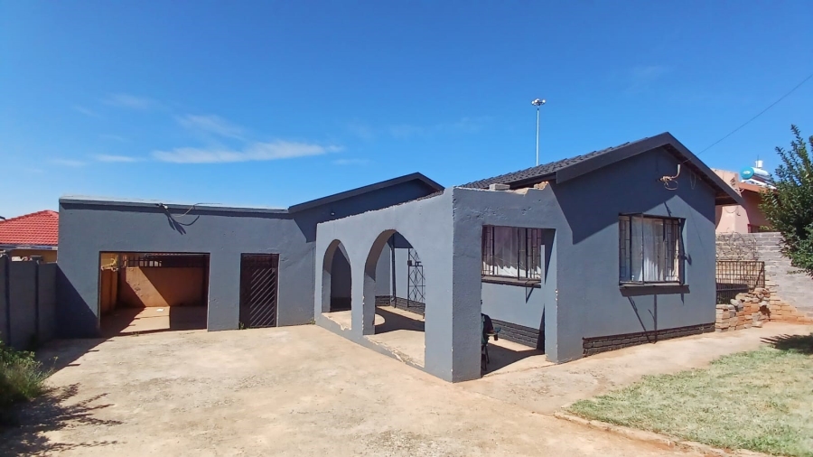 2 Bedroom Property for Sale in Toekomsrus Gauteng