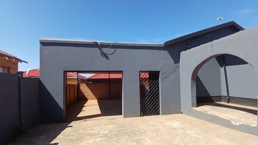 2 Bedroom Property for Sale in Toekomsrus Gauteng