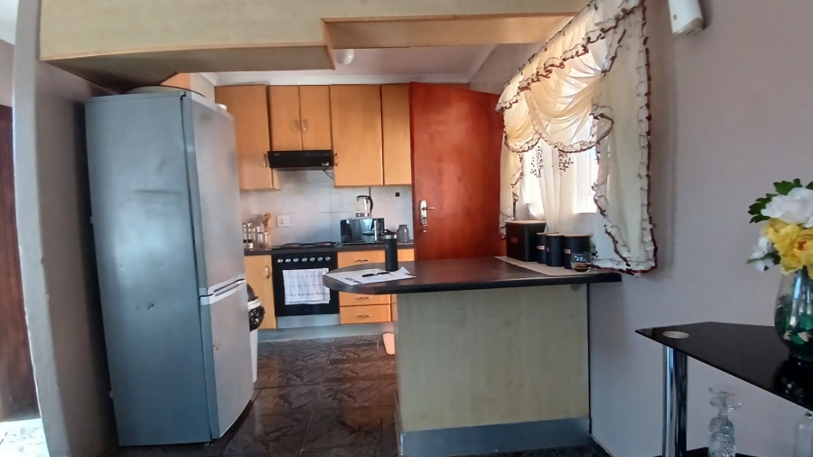 2 Bedroom Property for Sale in Toekomsrus Gauteng
