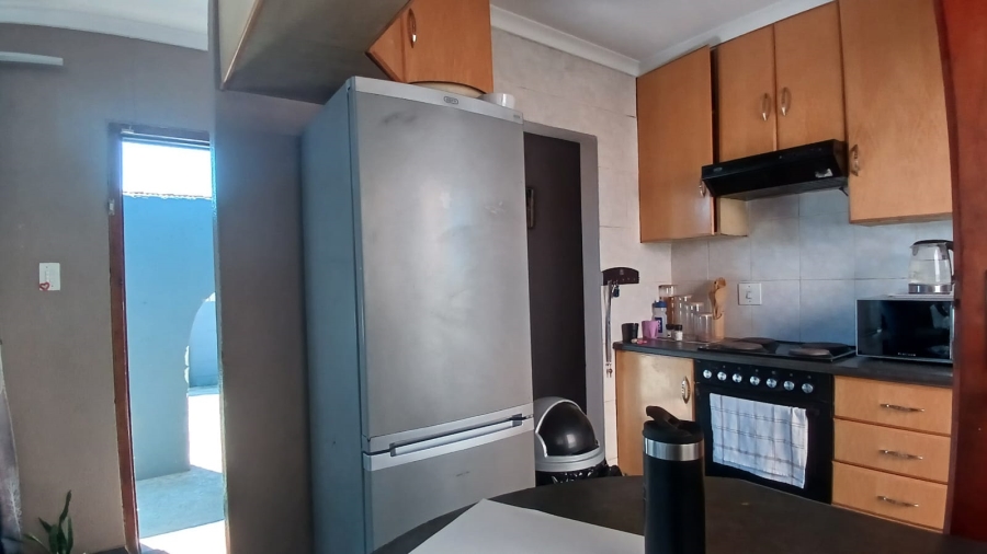 2 Bedroom Property for Sale in Toekomsrus Gauteng