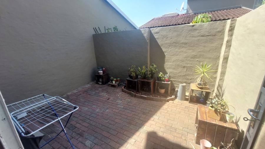 3 Bedroom Property for Sale in Weltevreden Gauteng