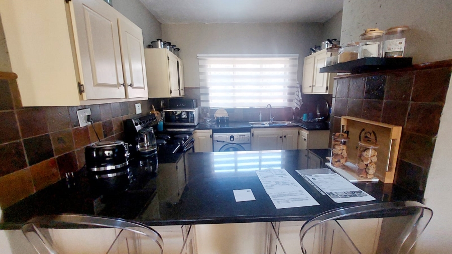 3 Bedroom Property for Sale in Weltevreden Gauteng