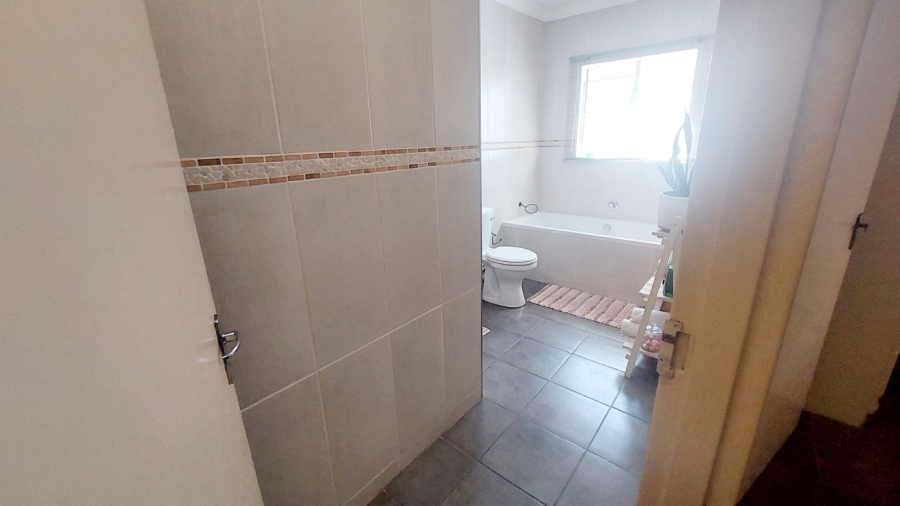 3 Bedroom Property for Sale in Weltevreden Gauteng