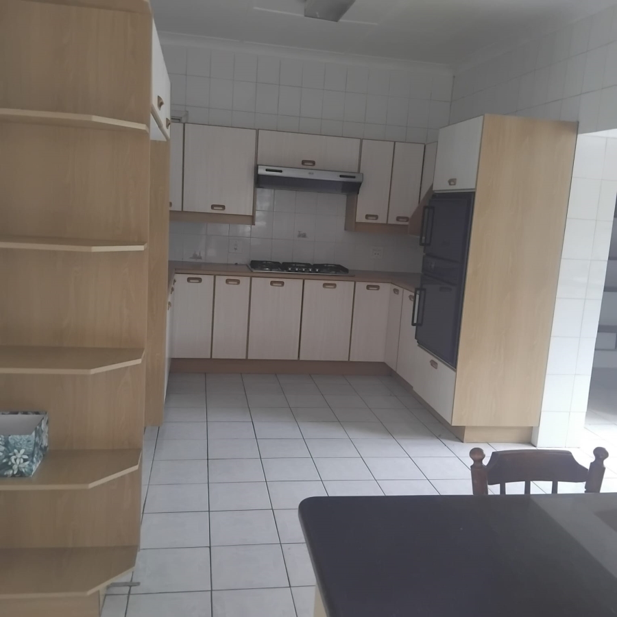 5 Bedroom Property for Sale in Diswilmar A H Gauteng