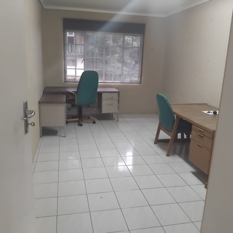 5 Bedroom Property for Sale in Diswilmar A H Gauteng