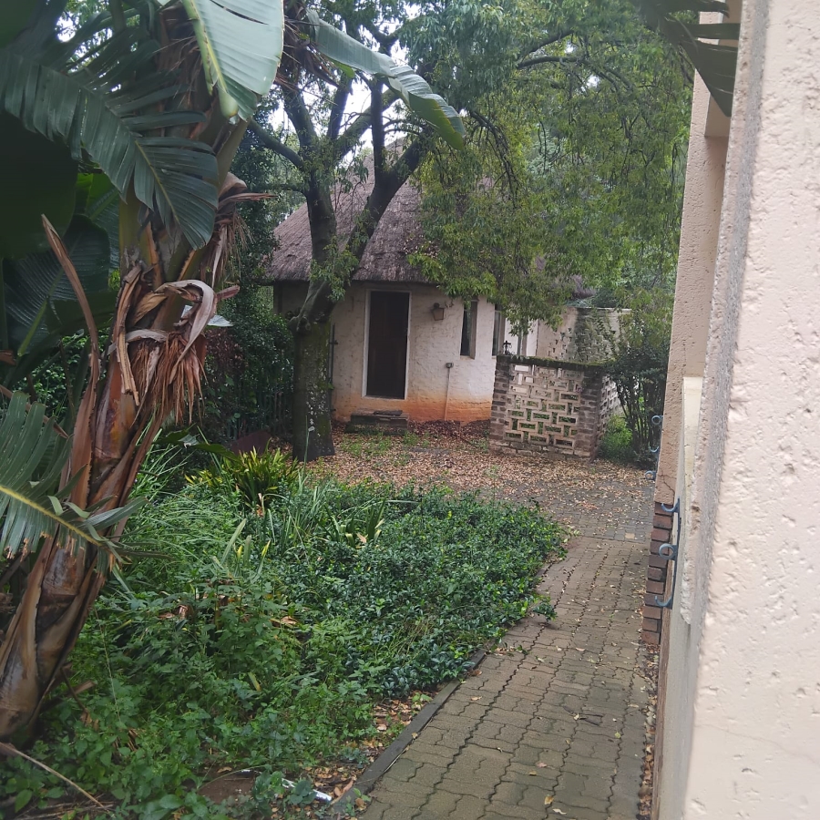 5 Bedroom Property for Sale in Diswilmar A H Gauteng